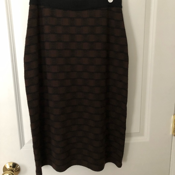 Skirt - Picture 3 of 7